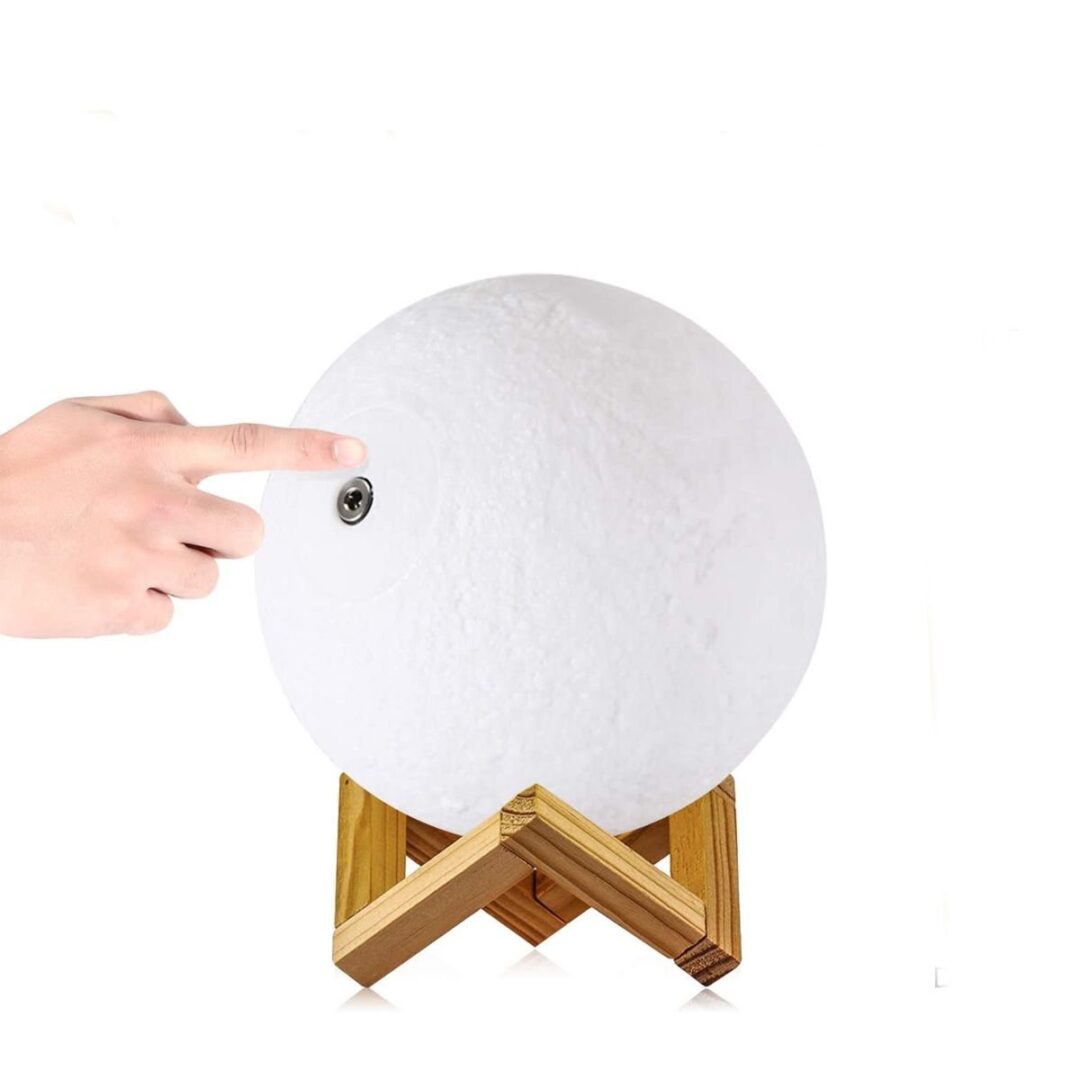 LAMPARA VELADORA LUNA BASE MADERA RGB - Imagen 3