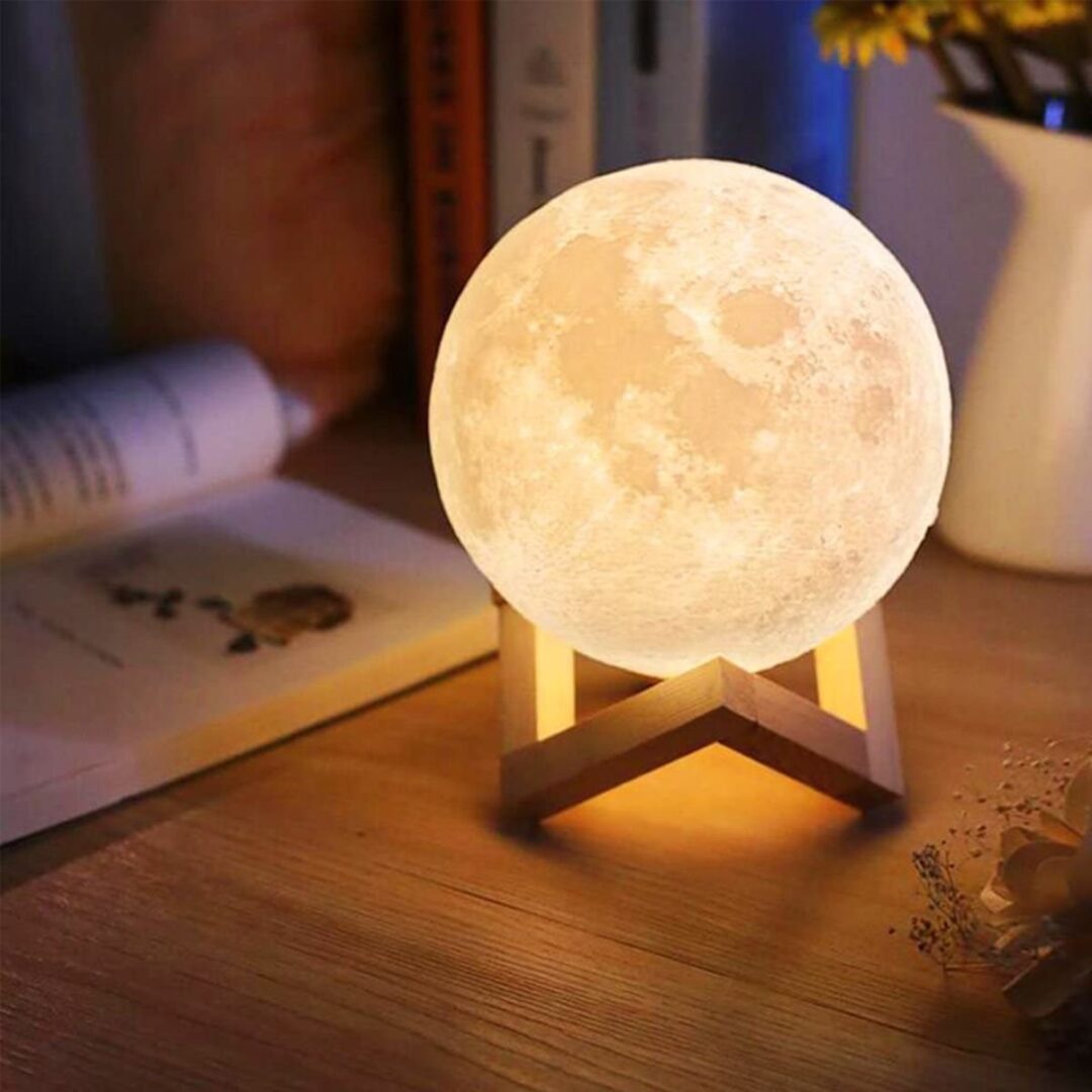LAMPARA VELADORA LUNA BASE MADERA RGB
